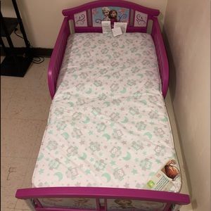 Toddler bed
